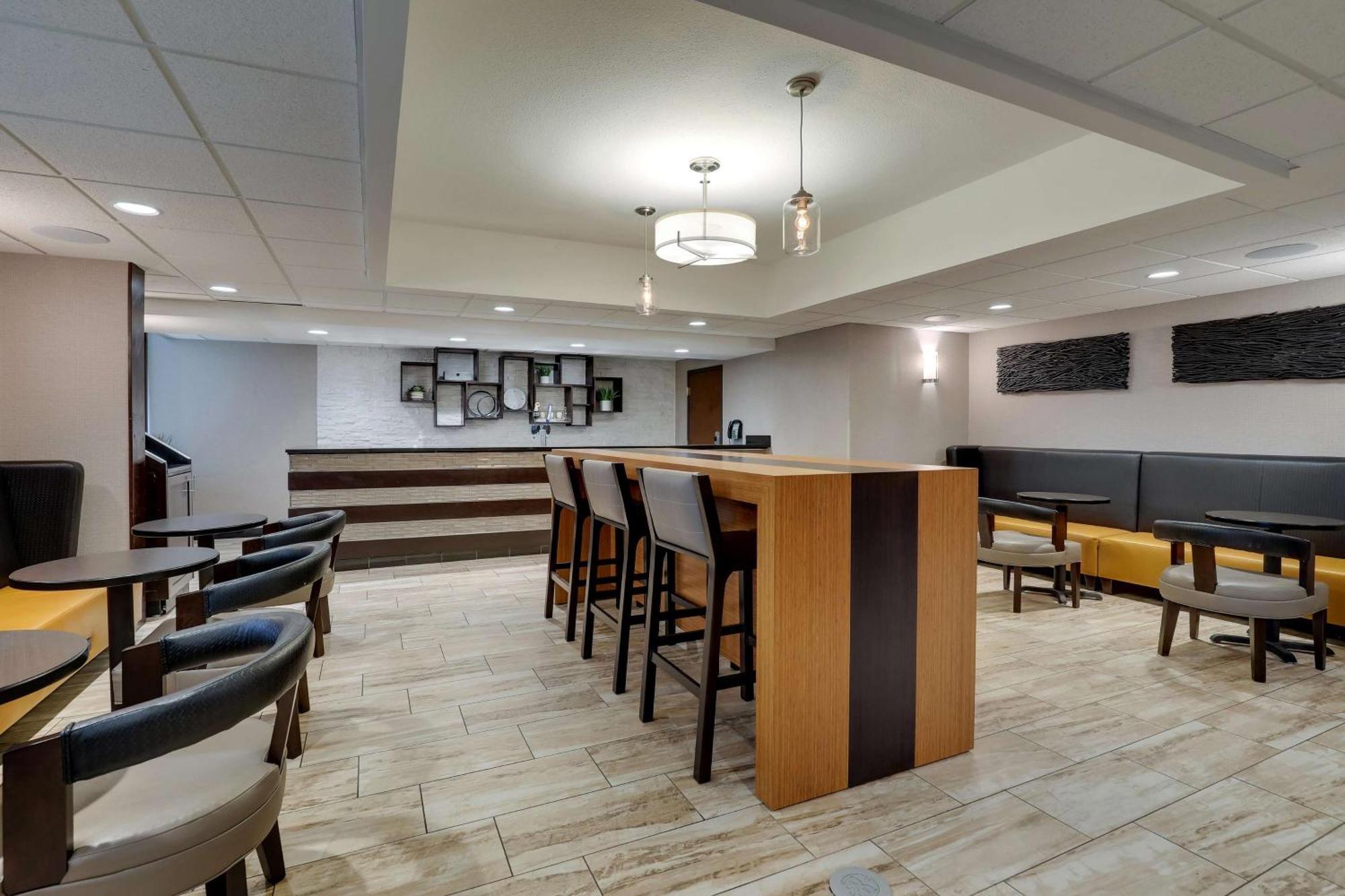 Drury Inn & Suites Springfield Exterior photo